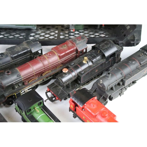 25 - 18 OO gauge locomotives to include Lima Rapid, Hornby Western Courier, Wrenn 2-6-4 BR 80043, Hornby ... 