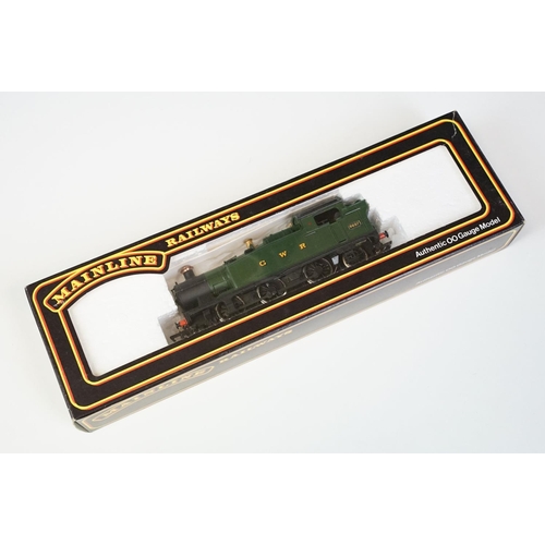 33 - Seven boxed OO gauge locomotives to include 2 x Triang Hornby (R759 Hall Class with R760 Tender and ... 