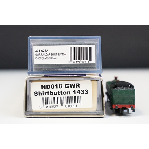 41 - Two boxed / cased N gauge locomotives / engines to include Graham Farish 371-626A GWR Railcar Shirt ... 