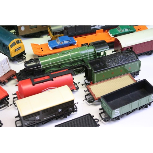 160 - Group of Hornby and Triang OO gauge model railway to include boxed R861 LNER 0-6-0T Loco Class J52, ... 
