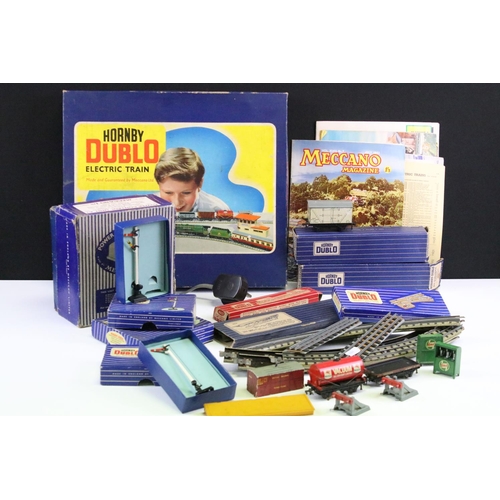 161 - Collection of Hornby Dublo model railway to include boxed EDG16 0-6-2 Tank Goods Train Set, 6 x item... 