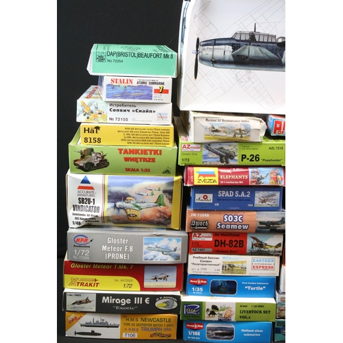 324 - 48 Boxed plastic model kits to include Academy, Accurate Miniatures, Mirage Hobby, Premiere, AZ Mode... 