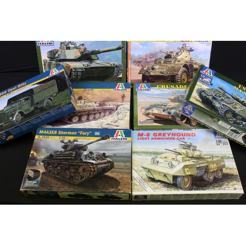 325 - 10 Boxed Italeri 1/35 plastic military model kits to include 6385 Crusader mk II, 6432 Crusader mk I... 