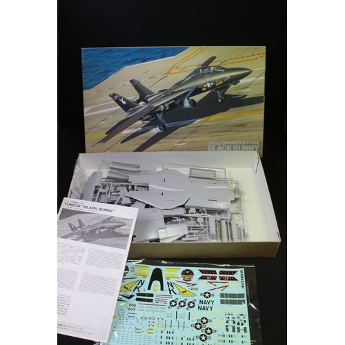 326 - 19 Boxed plastic model kits to include 4 x Fujimi, 3 x Eduard, 1 x Kitty Hawk, 1 x Panda Models, 1 x... 