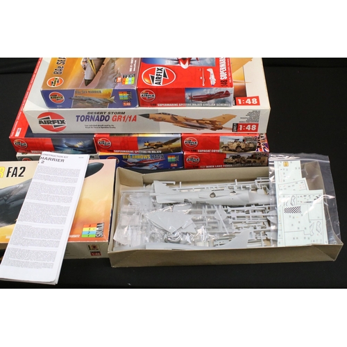 327 - 18 Boxed Airfix 1/48 plastic military model kits to include 10102 English Electric Canberra B I 8, 1... 