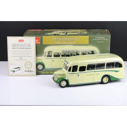 1018 - Boxed ltd edn Sun Star 1/24 scale 5002 1947 Bedford OB Duple Vista Coach EDL 637 Southern Vectis Omn... 