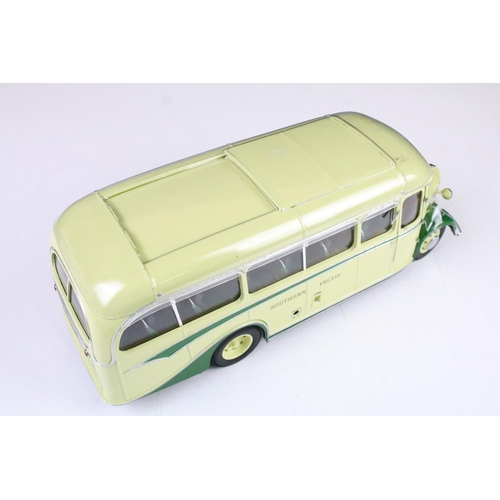 1018 - Boxed ltd edn Sun Star 1/24 scale 5002 1947 Bedford OB Duple Vista Coach EDL 637 Southern Vectis Omn... 