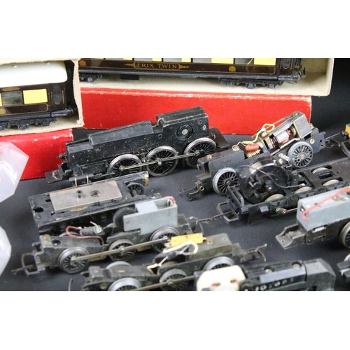 120 - 17 OO / HO gauge items of rolling stock to include Hornby, Lima, Triang, Bachmann etc to include Nor... 