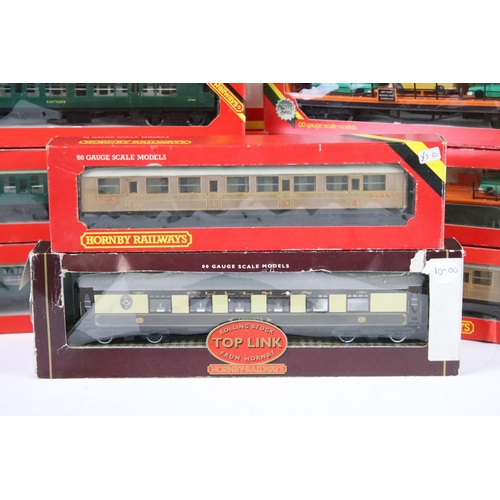 124 - 28 Boxed Hornby OO gauge items of rolling stock to include R6280 Set of three Freight Rolling Stock ... 