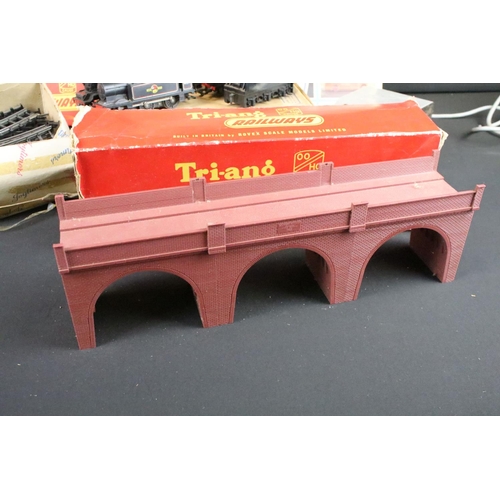 126 - Group of Triang OO gauge model railway to include 3 x locomotives featuring Princess Elizabeth, boxe... 