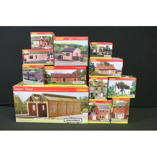 184 - Around 36 boxed Hornby Skaledale OO gauge trackside buildings to include R9822 Steam Shed, R8756 Jub... 