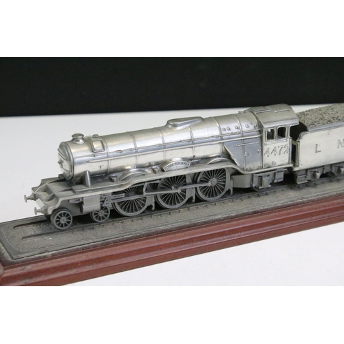 196 - Cased Hornby OO gauge Exeter 4-6-2 Southern locomotive in wooden case plus a boxed ltd edn Royal Ham... 