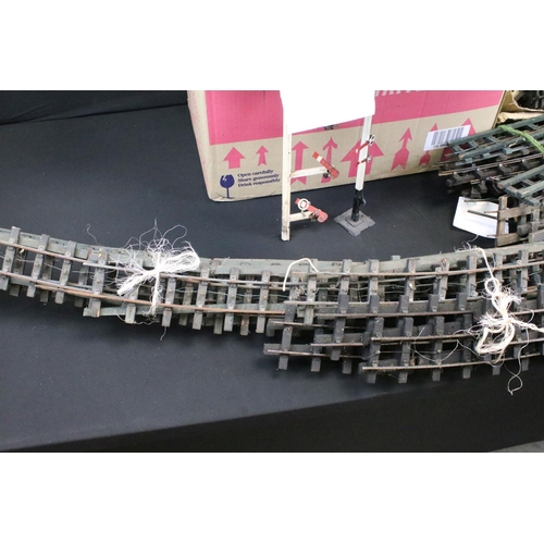 201 - Large quantity of G & O gauge track featuring various curves & straights, condition varies, plus a c... 