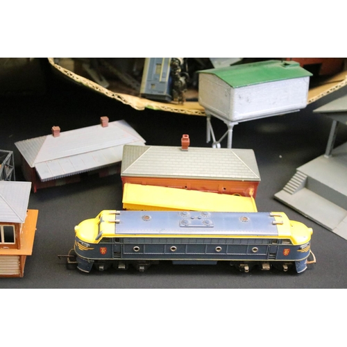 206 - Quantity of OO gauge model railway to include Triang Continental locomotive, rolling stock, spares a... 