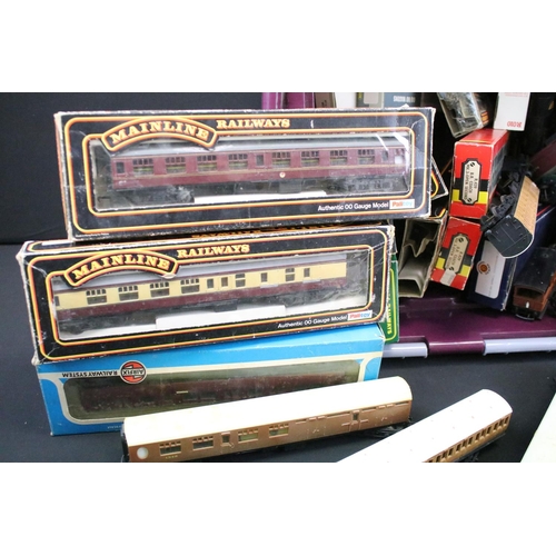 209 - 18 Boxed OO gauge items of rolling stock to include 3 x Wrenn, 3 x Bachmann, 3 x Hornby, 7 x Palitoy... 