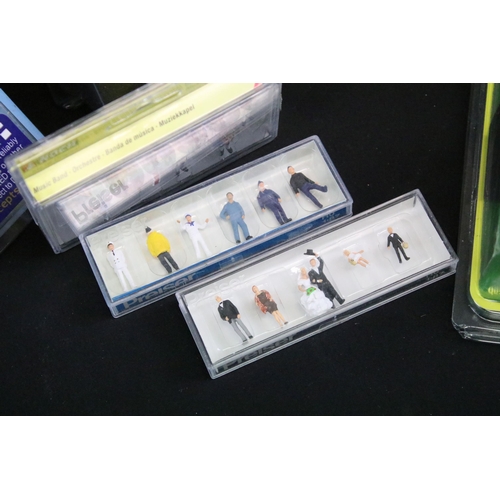 145 - Collection of OO gauge model railway accessories to include Peco, Wills, Metcalfe, Gaugemaster, Prei... 