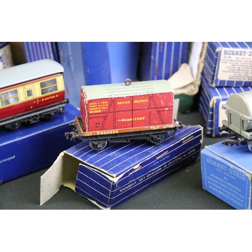 155 - Collection of boxed Hornby Dublo model railway accessories to include TPO Mail Van Set, D1 Footbridg... 