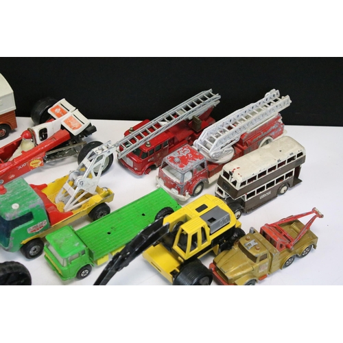 1286 - Around 30 play worn diecast models from the 1960s onwards to include Triang Spot On, Corgi, Lonestar... 