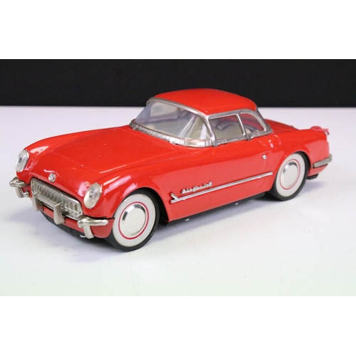 1304 - Six 1/18 - 1/24 scale tin plate metal models including a friction drive red/white car with driver (m... 