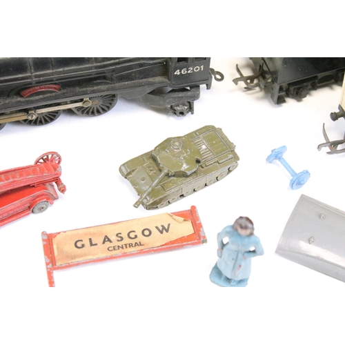 227 - Quantity of Triang OO gauge model railway to include 2 x Princess Elizabeth locomotives with tenders... 