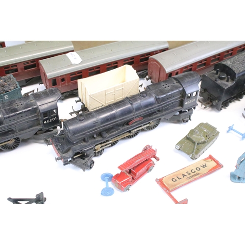 227 - Quantity of Triang OO gauge model railway to include 2 x Princess Elizabeth locomotives with tenders... 