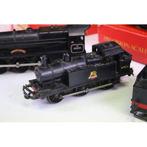 230 - Three boxed Triang OO gauge locomotives to include R159 Double Ended Diesel, R353 Yard Switcher and ... 