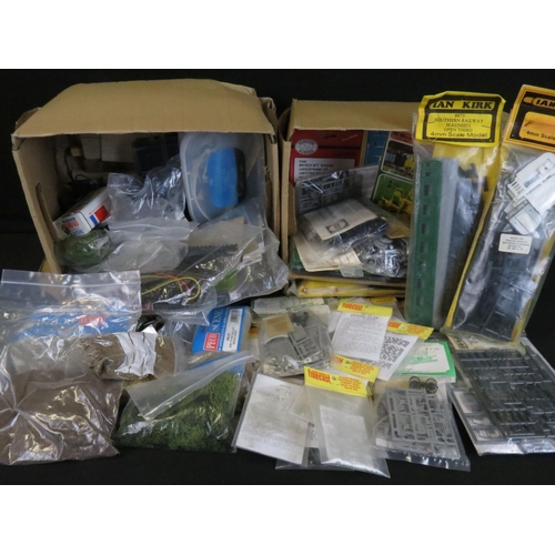 240 - Collection of OO gauge model railway accessories to include plastic kits and scenery featuring Peco,... 