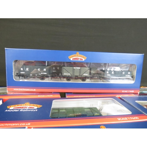 245 - 16 Boxed Bachmann OO gauge items of rolling stock to include 39-611, 37-076K, 39-621, 39-525A, 37-20... 