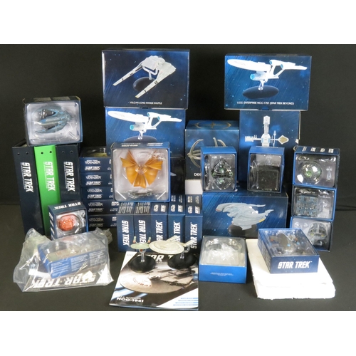 371 - 29 Boxed Eaglemoss Star Trek diecast models including 3 x Hero Collector examples featuring Vulcan L... 