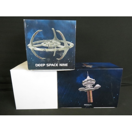 371 - 29 Boxed Eaglemoss Star Trek diecast models including 3 x Hero Collector examples featuring Vulcan L... 