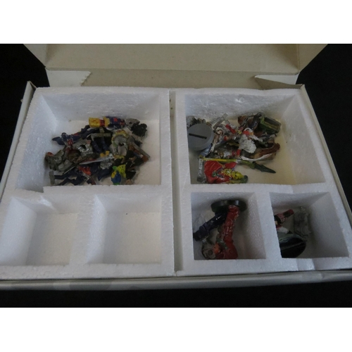 378 - Games Workshop / War Gaming - Collection of plastic and metal figures and accessories, all painted o... 