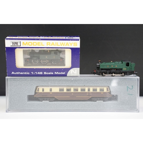 41 - Two boxed / cased N gauge locomotives / engines to include Graham Farish 371-626A GWR Railcar Shirt ... 