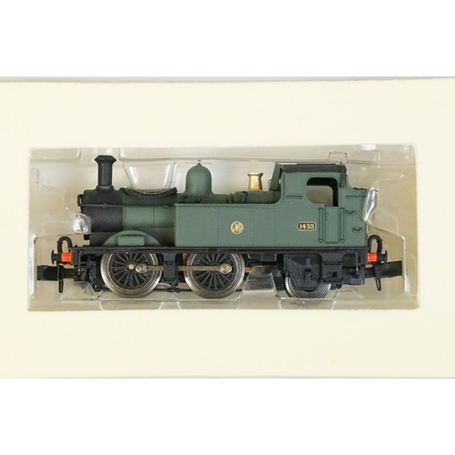 41 - Two boxed / cased N gauge locomotives / engines to include Graham Farish 371-626A GWR Railcar Shirt ... 