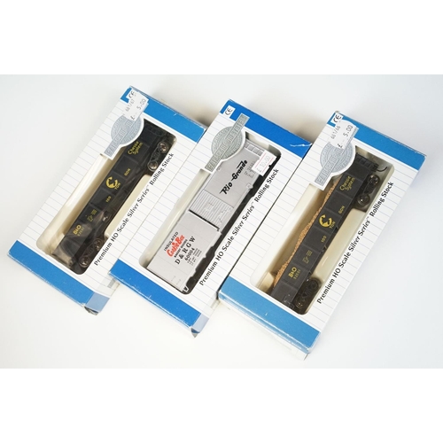 46 - 21 Boxed OO / HO gauge items of rolling stock to include 8 x Bachmann Silver Series, 8 x Hornby, 2 x... 