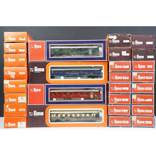 57 - 28 Boxed Lima HO gauge items of rolling stock featuring various lines including no's 9205, 9319, 319... 