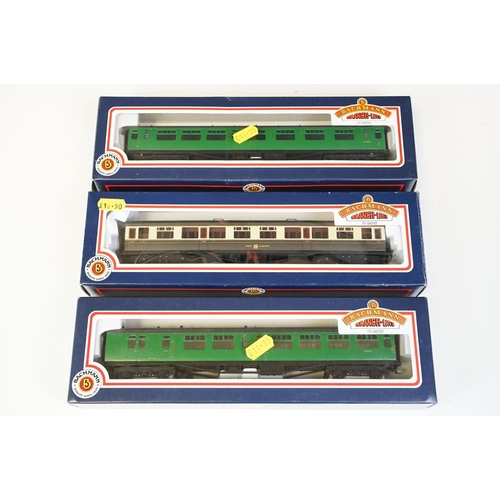 64 - 19 Boxed OO gauge items of rolling stock to include 17 x Bachmann to include 34501 63ft Bullied Corr... 