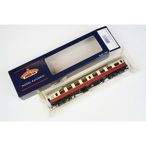 67 - Five boxed OO gauge coaches to include 4 x Hornby featuring R4206A, R4207A, R4205A and R4188B and 1 ... 