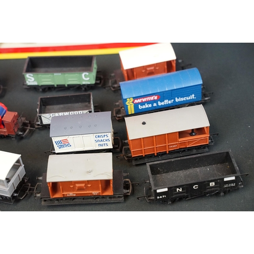107 - Collection of OO gauge model railway to include boxed Hornby R2375 Virgin 0-4-0 Diesel Class 06 Mech... 