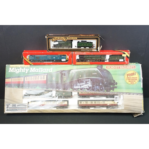 111 - Boxed Hornby OO gauge R542 Mighty Mallard electric train set containing Mallard locomotive, rolling ... 