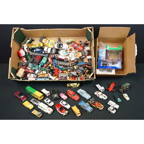 1147 - Collection of mid 20th C onwards play worn diecast models to include Corgi, Matchbox, Maisto, Dinky,... 