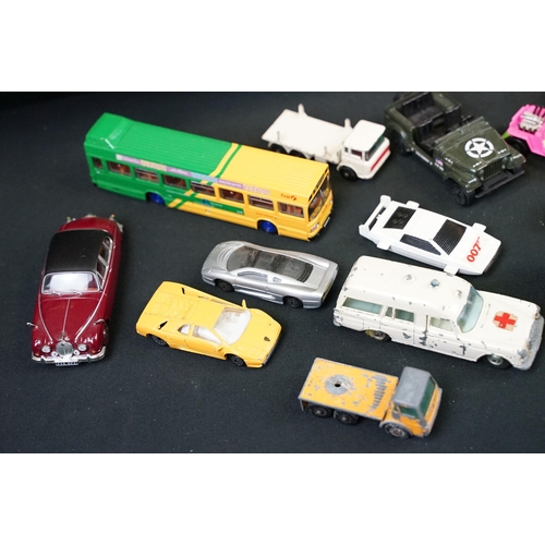 1147 - Collection of mid 20th C onwards play worn diecast models to include Corgi, Matchbox, Maisto, Dinky,... 