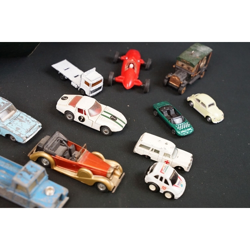 1147 - Collection of mid 20th C onwards play worn diecast models to include Corgi, Matchbox, Maisto, Dinky,... 