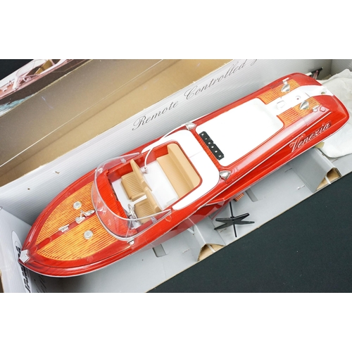 261 - Boxed Jamara Germany 04 0390 Venezia r/b boat, with stand and controller