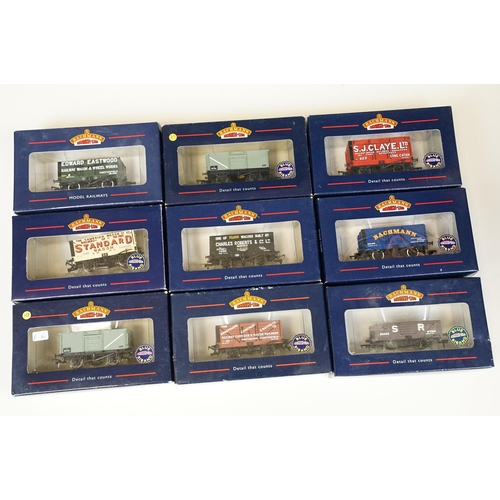 92 - 26 Boxed Bachmann OO gauge items of rolling stock to include 37656 14 Ton Tank Wagon ICI, 37080K 7 P... 