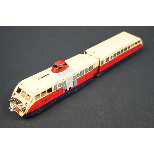 96 - Collection of Hornby O gauge model railway to include ZZK-3 SNCF 2 car railcar, Engine Shed No 2 and... 