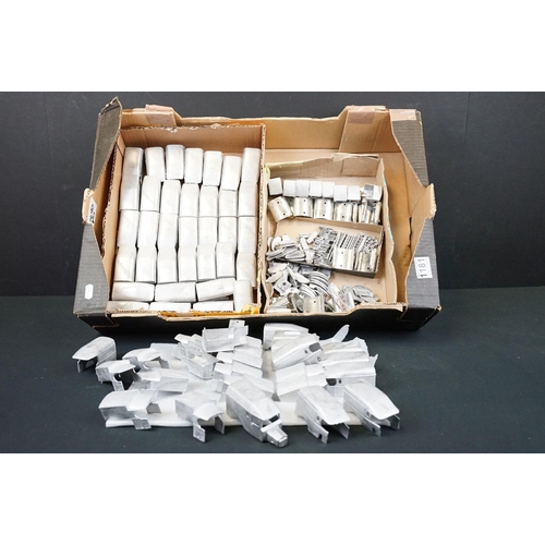 1181 - Quantity of white metal model kits with roofs, rear ends and ladders, all unbuilt and unpainted, wit... 