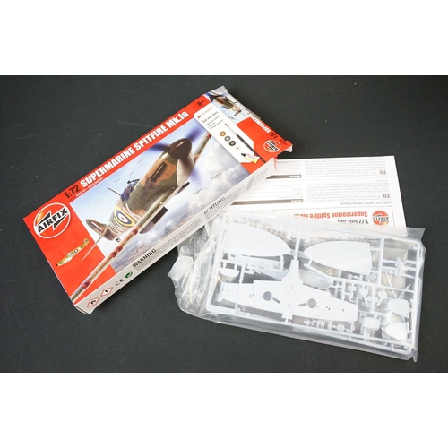 268 - 33 Boxed 1/72 scale Airfix plastic model kits to include 16 x A02108 Supermarine Spitfire Mk.Ia, 5 x... 