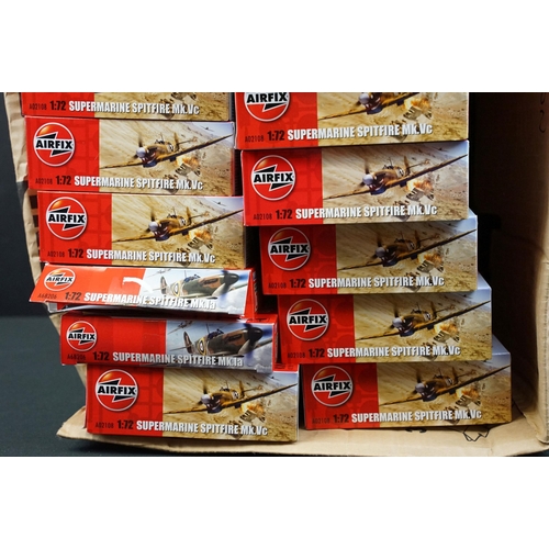 268 - 33 Boxed 1/72 scale Airfix plastic model kits to include 16 x A02108 Supermarine Spitfire Mk.Ia, 5 x... 