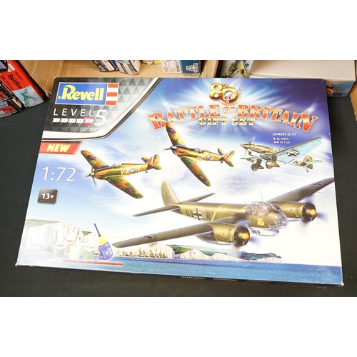 270 - 35 Boxed 1/72 scale plastic model kits to include Revell 05691 Level 5 Hurricane Mk.1, Tamiya 60756 ... 