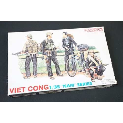 271 - 15 Boxed Dragon 1/35 plastic figure kits featuring 3307 US Marines (Khe Sanh 1968), 3305 US Marine (... 